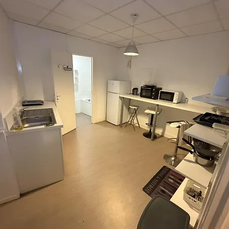 Fonctionnel, Proche Gare Et Commerces Appartement *